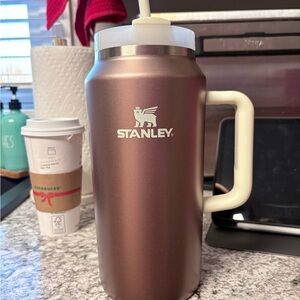 Stanley Rose Quartz Glow 64 oz Mug